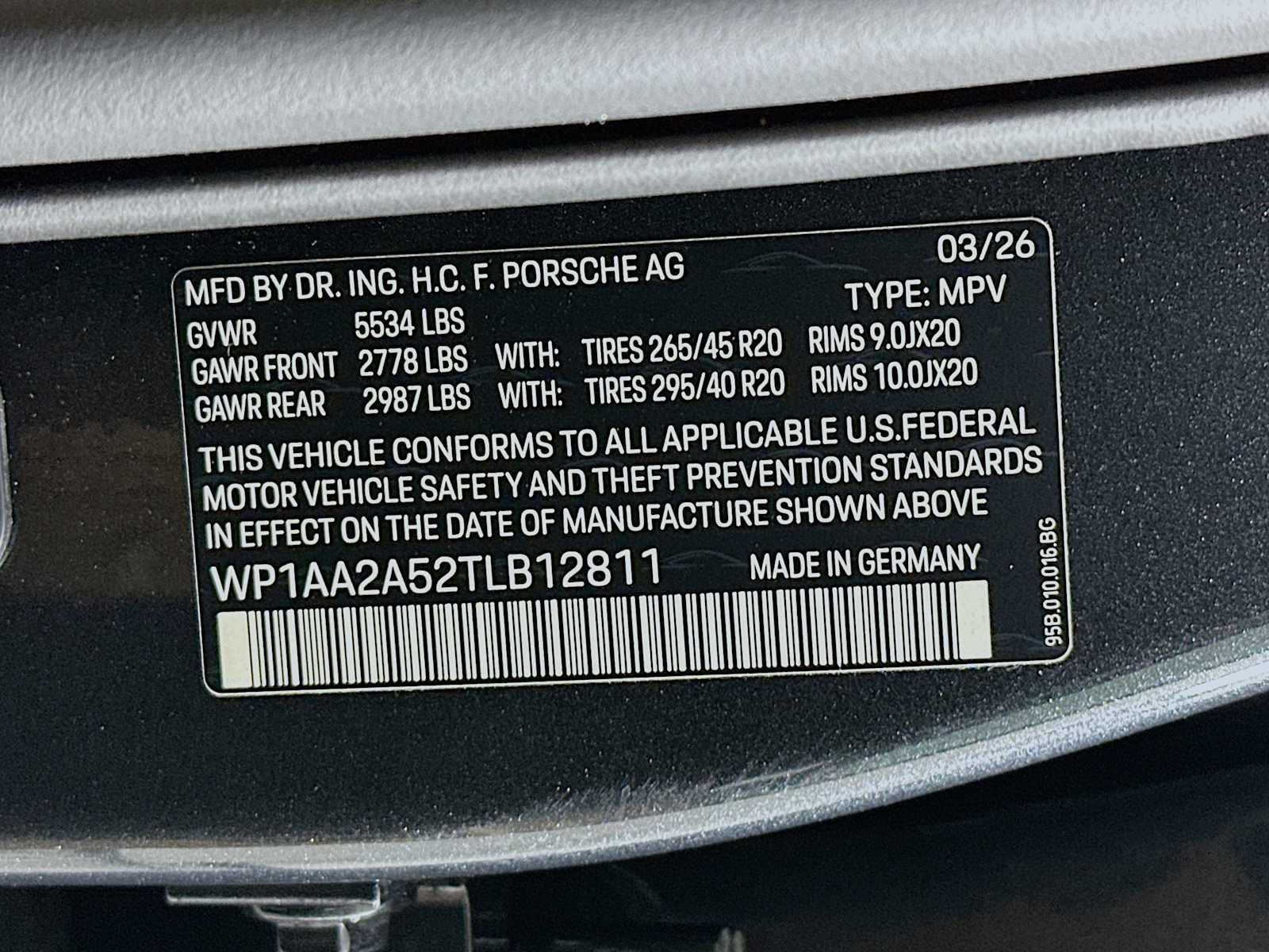 Used 2026 Porsche Macan AWD/4WD image 33