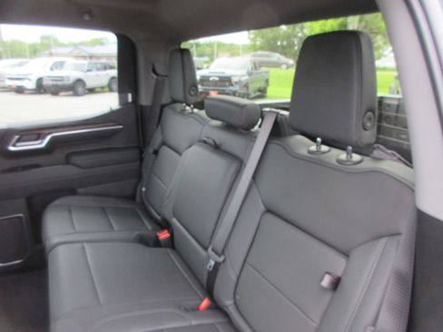 New 2026 GMC Sierra 1500 SLT w/ SLT Convenience Package AWD/4WD image 16