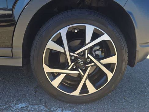 Used 2022 Hyundai Kona Limited image 12