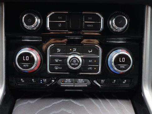 Used 2024 GMC Yukon XL Denali w/ LPO, Floor Liner Package AWD/4WD image 11