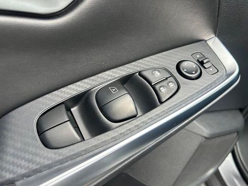 Used 2025 Nissan Sentra SR FWD image 14
