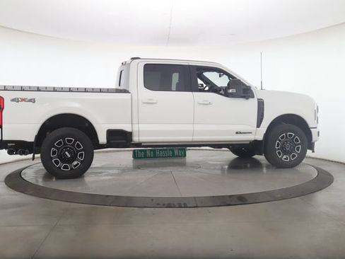 Used 2026 Ford F250 Platinum AWD/4WD image 6