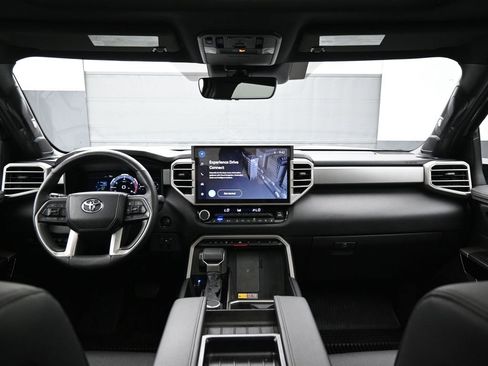 Used 2025 Toyota Tundra Limited image 26