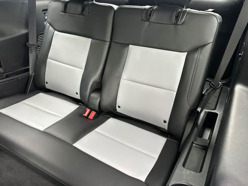 Certified 2022 Ford Explorer XLT w/ Equipment Group 202A image 16