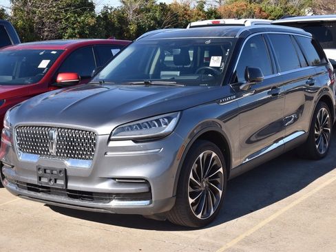 Used 2022 Lincoln Aviator Reserve w/ Equipment Group 201A image 2