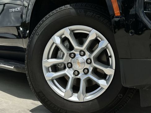 Used 2025 Chevrolet Tahoe LT RWD image 11