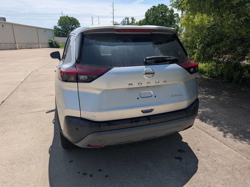 Used 2021 Nissan Rogue SV AWD/4WD image 2