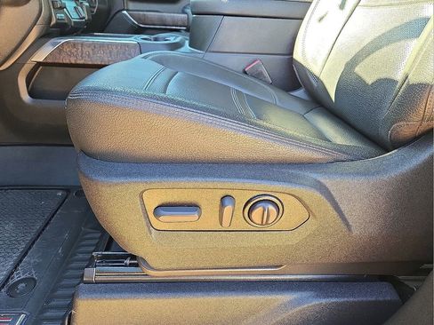 Used 2022 GMC Sierra 2500 Denali w/ Denali Black Diamond Edition image 24