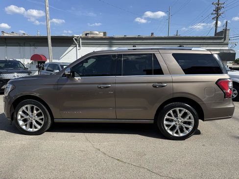 Used 2018 Ford Expedition Platinum AWD/4WD image 3