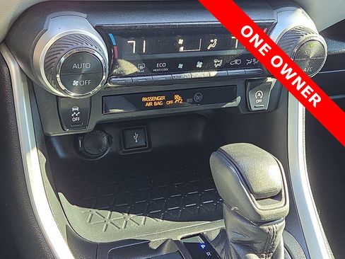 Used 2021 Toyota RAV4 XLE w/ Convenience Package image 18