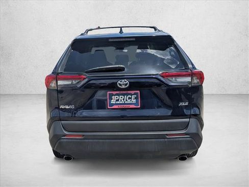 Used 2020 Toyota RAV4 XLE FWD image 6