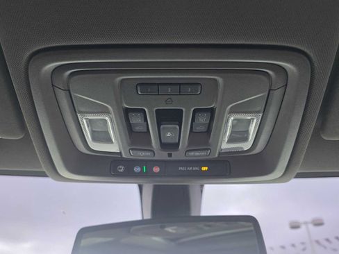 Used 2019 GMC Sierra 1500 SLT w/ SLT Convenience Package AWD/4WD image 32