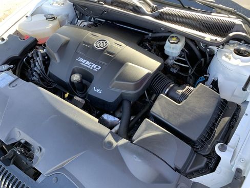 Used 2008 Buick Lucerne CXL image 34