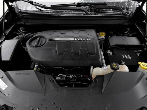 Used 2022 Jeep Cherokee Trailhawk image 7