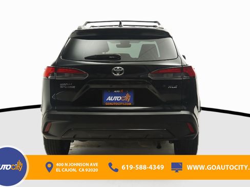 Used 2022 Toyota Corolla Cross XLE FWD image 12