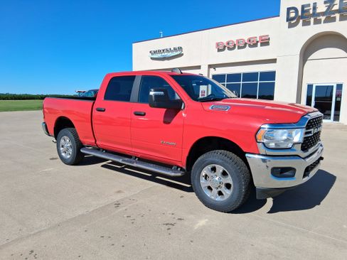 Used 2024 RAM 2500 Big Horn w/ Bed Utility Group AWD/4WD image 2
