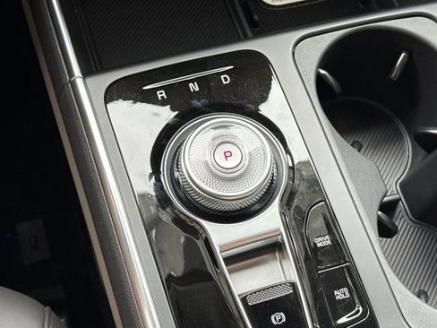 New 2026 Kia Carnival EX FWD image 27