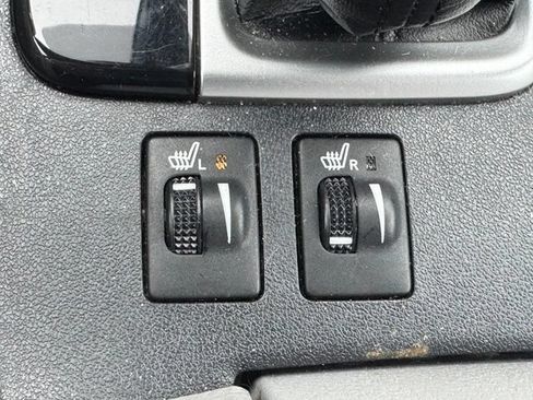 Used 2019 Toyota Highlander XLE AWD/4WD image 32
