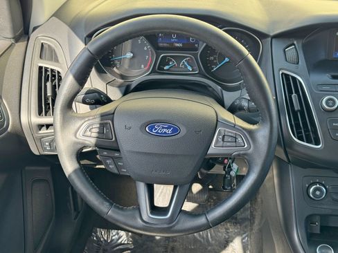 Used 2016 Ford Focus SE w/ Equipment Group 201A FWD image 18