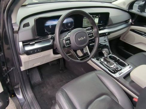 Used 2024 Kia Carnival SX Prestige image 9