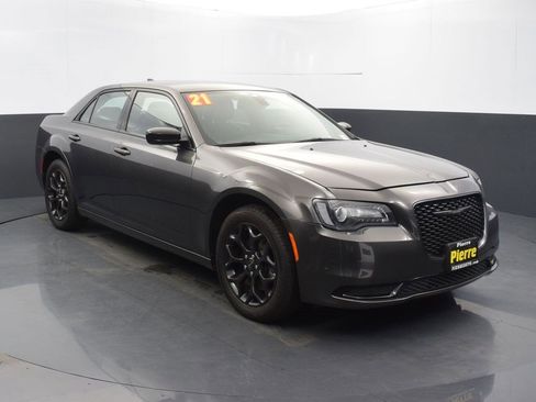 Used 2021 Chrysler 300 Touring w/ Sport Appearance Package image 3