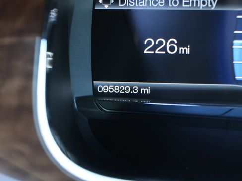 Used 2018 Ford Taurus Limited image 20