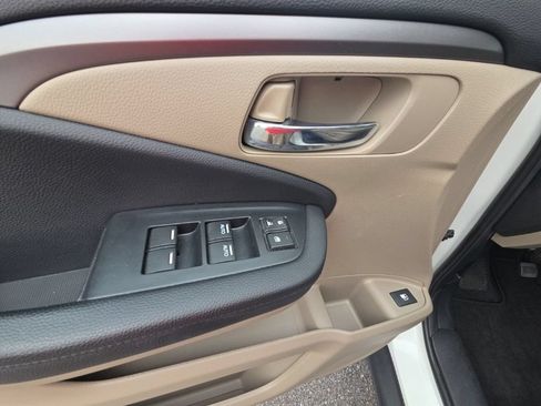 Used 2021 Honda Pilot EX image 19