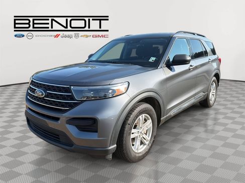 Used 2022 Ford Explorer XLT RWD image 1
