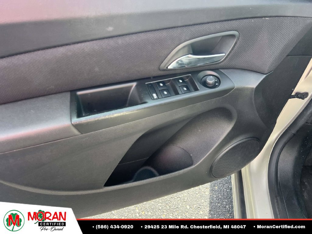 Used 2013 Chevrolet Cruze LT FWD image 14