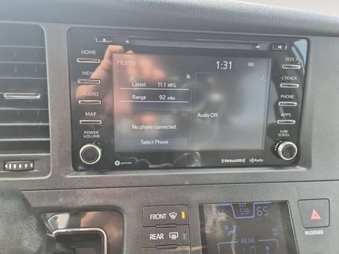 Used 2019 Toyota Sienna LE AWD/4WD image 15
