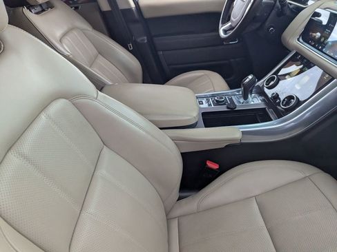 Used 2020 Land Rover Range Rover Sport HSE image 11
