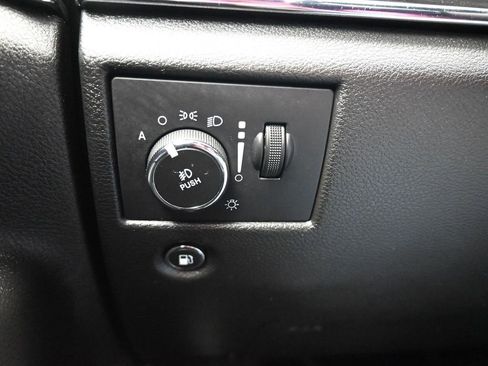 Used 2021 Jeep Grand Cherokee Limited image 28