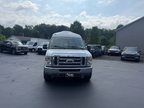 Used 2011 Ford E-150 and Econoline 150 w/ Premium Van Group RWD image 2