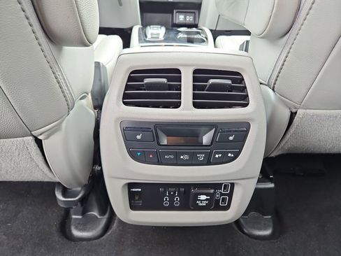 Used 2020 Honda Pilot Touring image 33