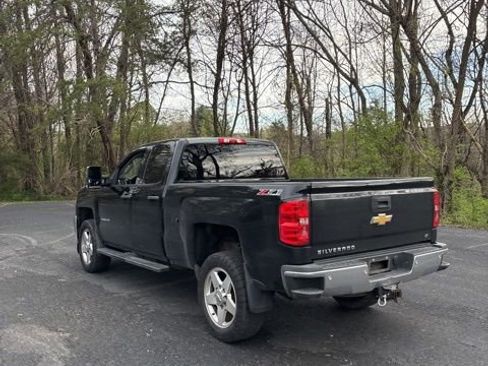 Used 2015 Chevrolet Silverado 2500 LT w/ Z71 Package, Off-Road image 9