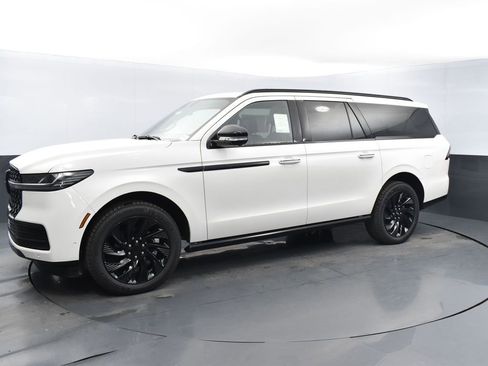 New 2025 Lincoln Navigator L Reserve w/ Jet Appearance Package image 5