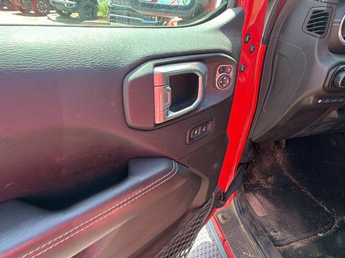 Used 2021 Jeep Wrangler Unlimited Sahara w/ Cold Weather Group image 15