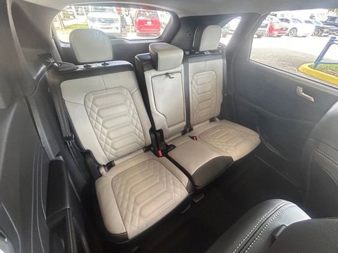 Certified 2024 Ford Escape SE w/ PHEV Premium Package FWD image 30