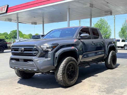 Used 2024 Toyota Tacoma SR5 w/ SR5 Upgrade Package AWD/4WD image 6