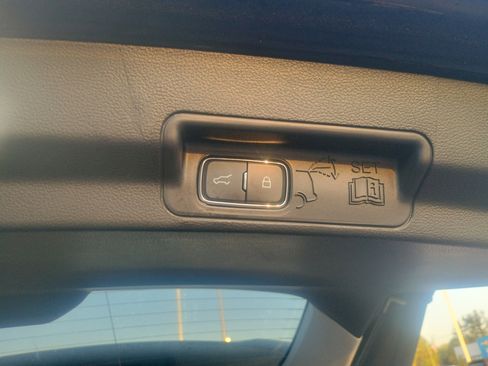 Certified 2025 Ford Explorer Active image 14