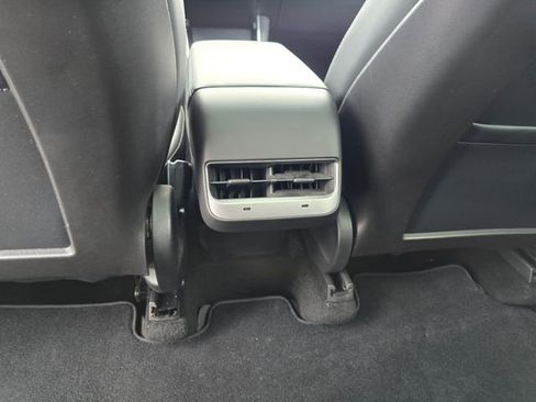 Used 2020 Tesla Model Y Performance image 33