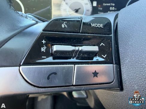 Used 2025 Hyundai Elantra Limited FWD image 19
