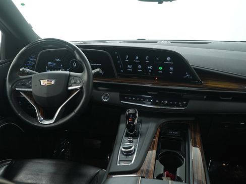 Used 2024 Cadillac Escalade ESV Premium Luxury image 18