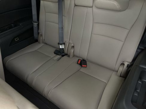 Used 2018 Honda Pilot Touring image 36