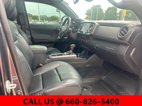 Used 2021 Toyota Tacoma TRD Sport w/ TRD Premium Sport Package AWD/4WD image 9