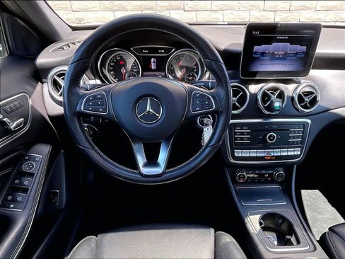 Used 2018 Mercedes-Benz GLA 250 4MATIC image 4
