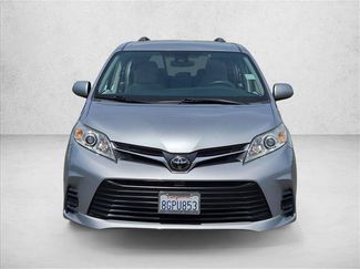 Used 2018 Toyota Sienna LE w/ Carpet Mat Package FWD video 2