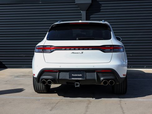 Certified 2024 Porsche Macan S image 6