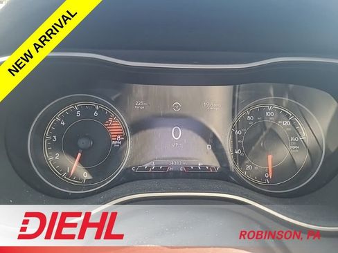 Used 2022 Jeep Cherokee Trailhawk w/ Sun, Sound & Nav Group AWD/4WD image 8