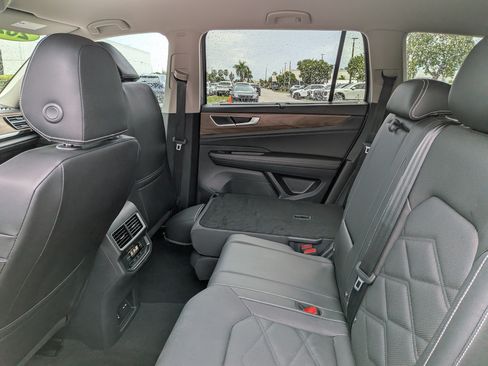Used 2026 Volkswagen Atlas SE FWD image 15